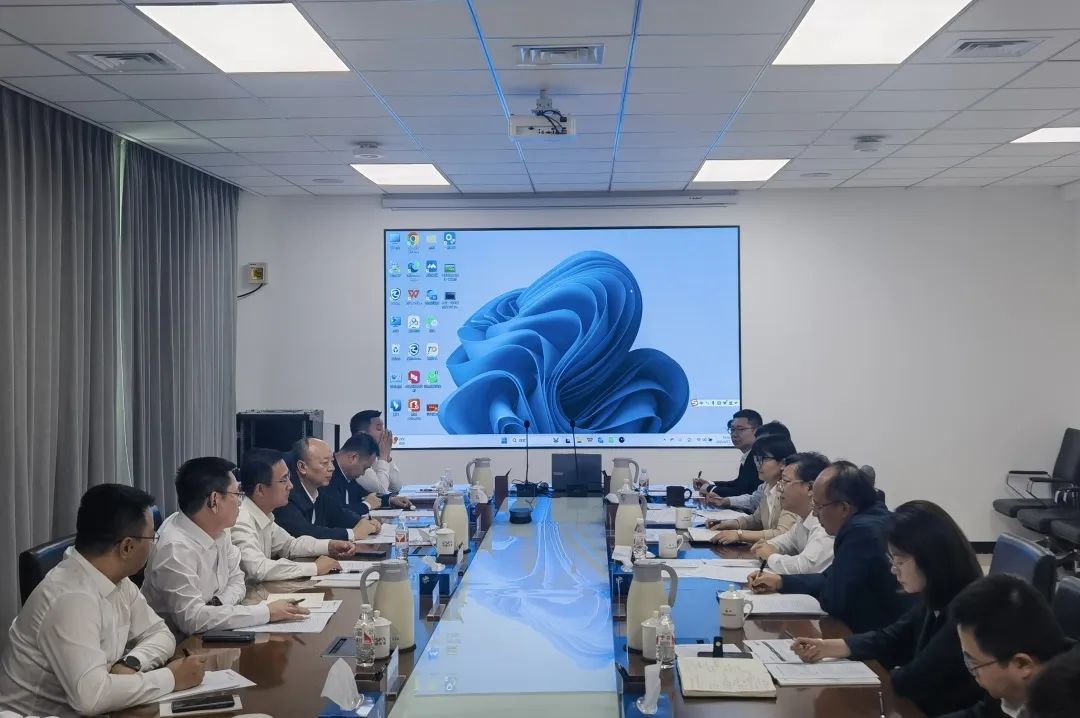 公司主要領(lǐng)導(dǎo)會(huì)見中國農(nóng)墾集團(tuán)黨委書記、董事長張磊