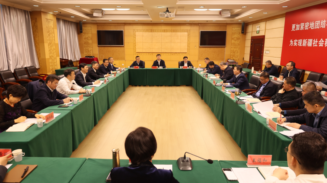 公司主要領(lǐng)導(dǎo)在新疆開展系列商務(wù)活動(dòng)